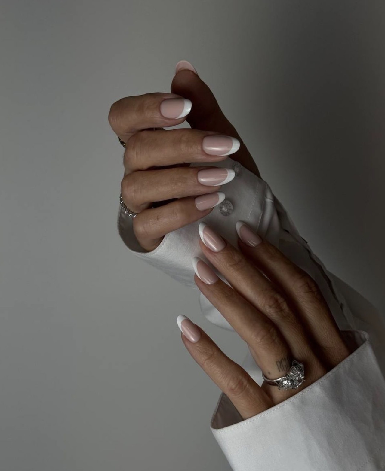 Manos elegantes, símbolo de nuestro trabajo artesanal